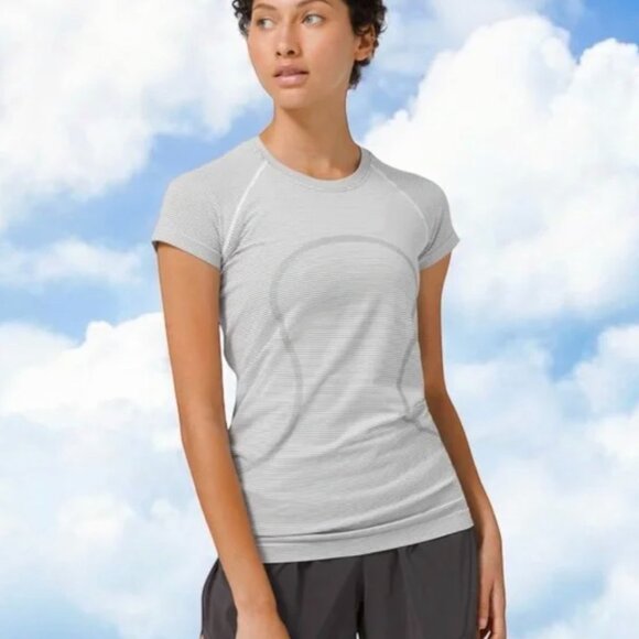 lululemon athletica Tops - Lululemon Women Swifty Tech Short-Sleeve Shirt 2.0 Tempo Stripe White/Black Sz 8